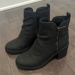 Roxy Black Ankle Boots with Gold Zipper